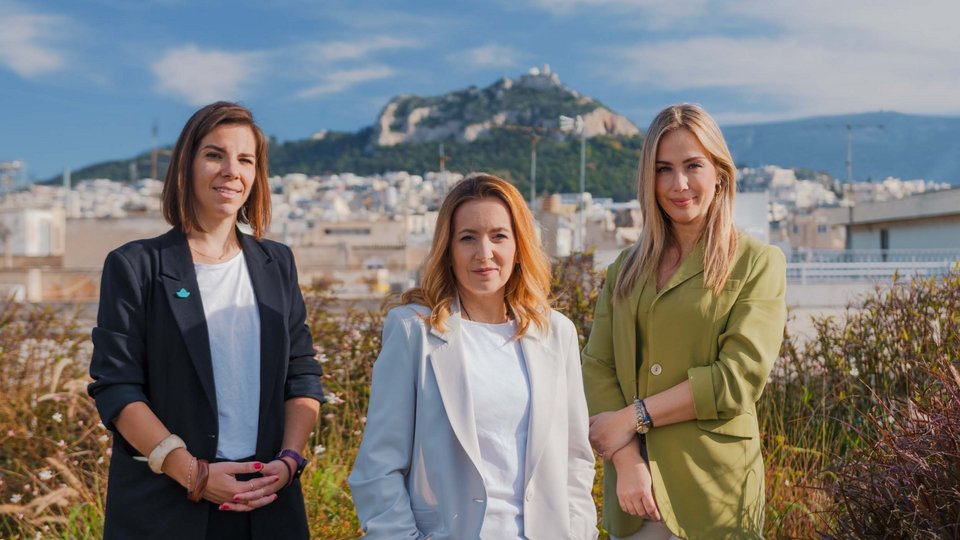 Ευαγγελία Γκλεζάκου (Senior Sustainability Manager), Βίκυ Αναγνωστοπούλου (Head of CSR), Μαρία Τουτουδάκη (Head of Marketing &amp; Communications) 