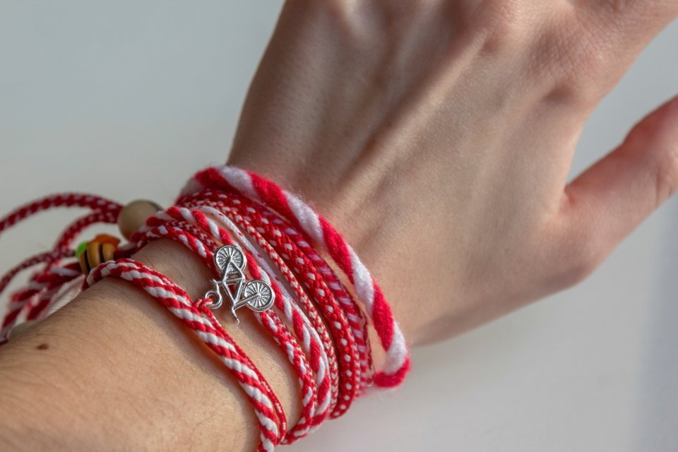 Βραχιολάκια «Μαρτενίτσα» από τη Βουλγαρία / Φωτογραφία: Shutterstock