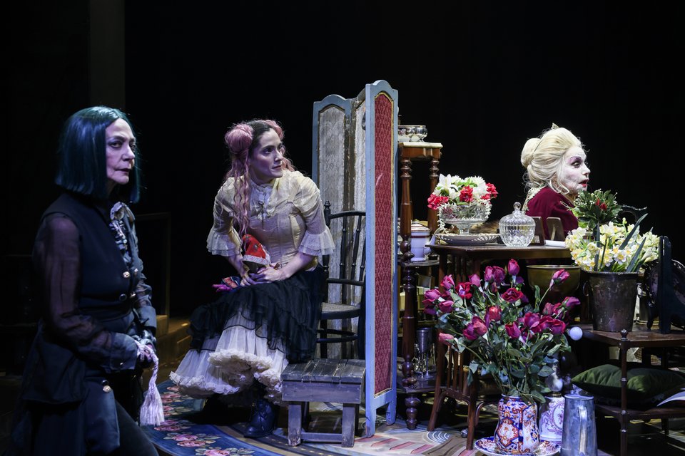 Δήμητρα Χατούπη, Ευα Σιμάτου, Μπέττυ Αρβανίτη