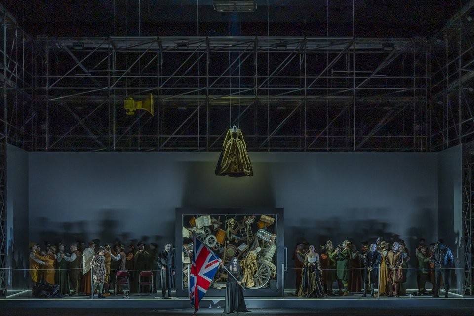 Στιγμιότυπο από το φινάλε της όπερας Άννα Μπολένα στην ΕΛΣ / Φωτογραφίσα: Α. Σιμόπουλος 