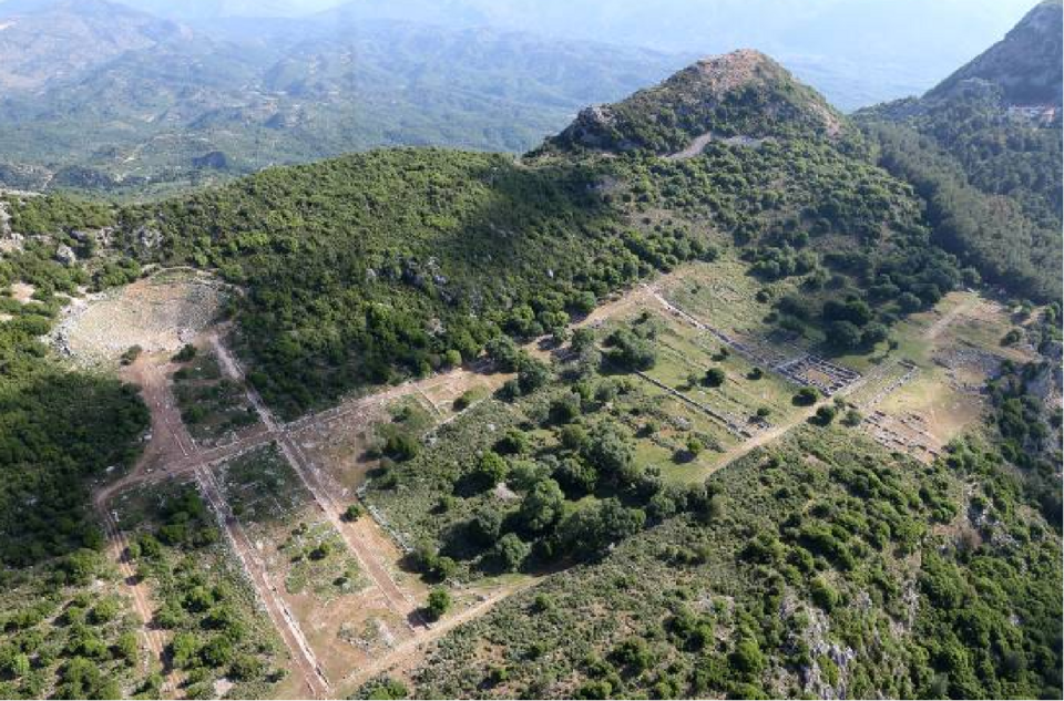 Ο αρχαιολογικός χώρος Κασσώπης από ψηλά 
