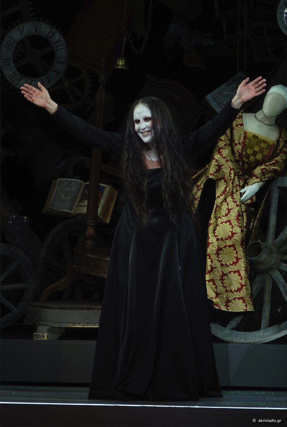 Υπόκλιση της Μαρίας Κοσοβίτσα στην πρεμιέρα της οπερας Άννας Μπολένα / Φωτογραφία: Χ. Ακριβιάδης