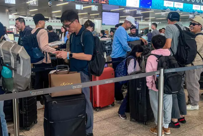  Τουρίστες ταλαιπωρούνται λόγω των ακυρώσεων πτήσεων/ Φωτογραφία: Social Media 