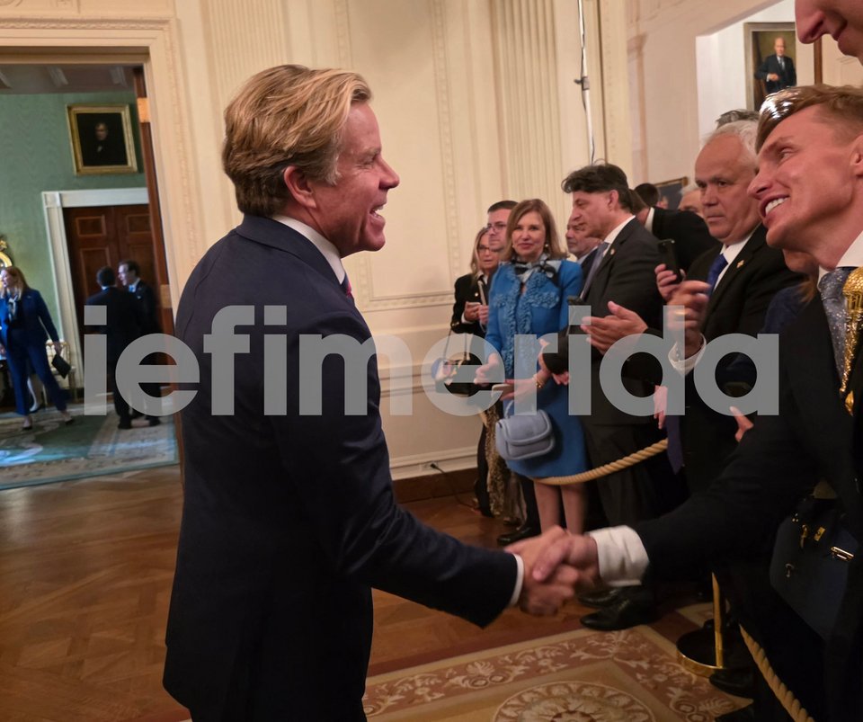 Ο Ελληνοαμερικανός βουλευτής Μάικ Χαριδόπουλος 