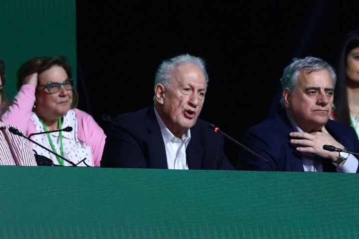 Ο πρόεδρος του Συνεδρίου Κώστας Σκανδαλίδης