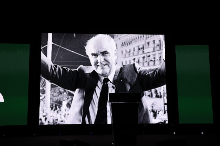 Στην έναρξη του Συνεδρίου έπαιξε βίντεο για τον αείμνηστο Ανδρέα Παπανδρέου / Intime-ΛΙΑΚΟΣ ΓΙΑΝΝΗΣ 