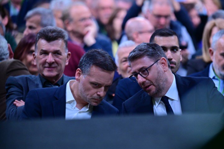 Χάρης Δούκας και Νίκος Ανδρουλάκης ανταλλάσουν απόψεις