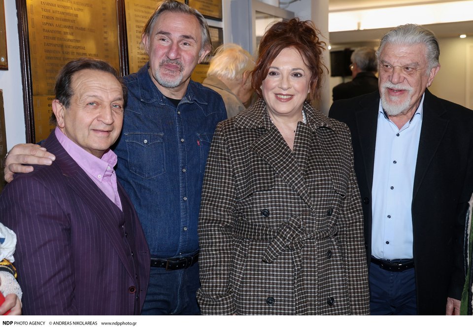 Ο Σπύρος Μπιμπίλας, ο Άκης Σακελλαρίου, η Ελένη Ράντου και ο Γιάννης Βούρος