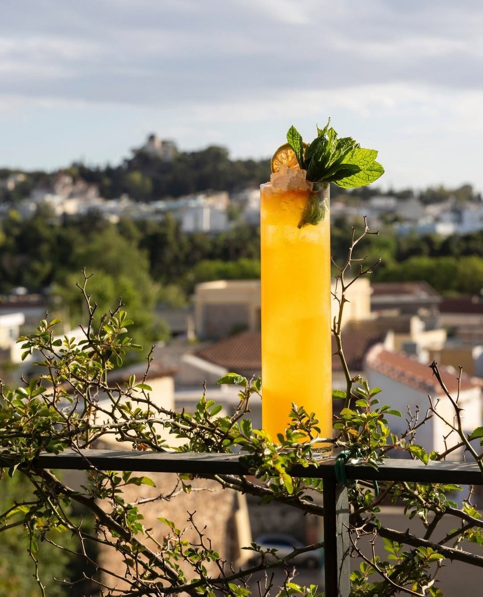 Κοκτέιλ στο The foundry Rooftop Garden  