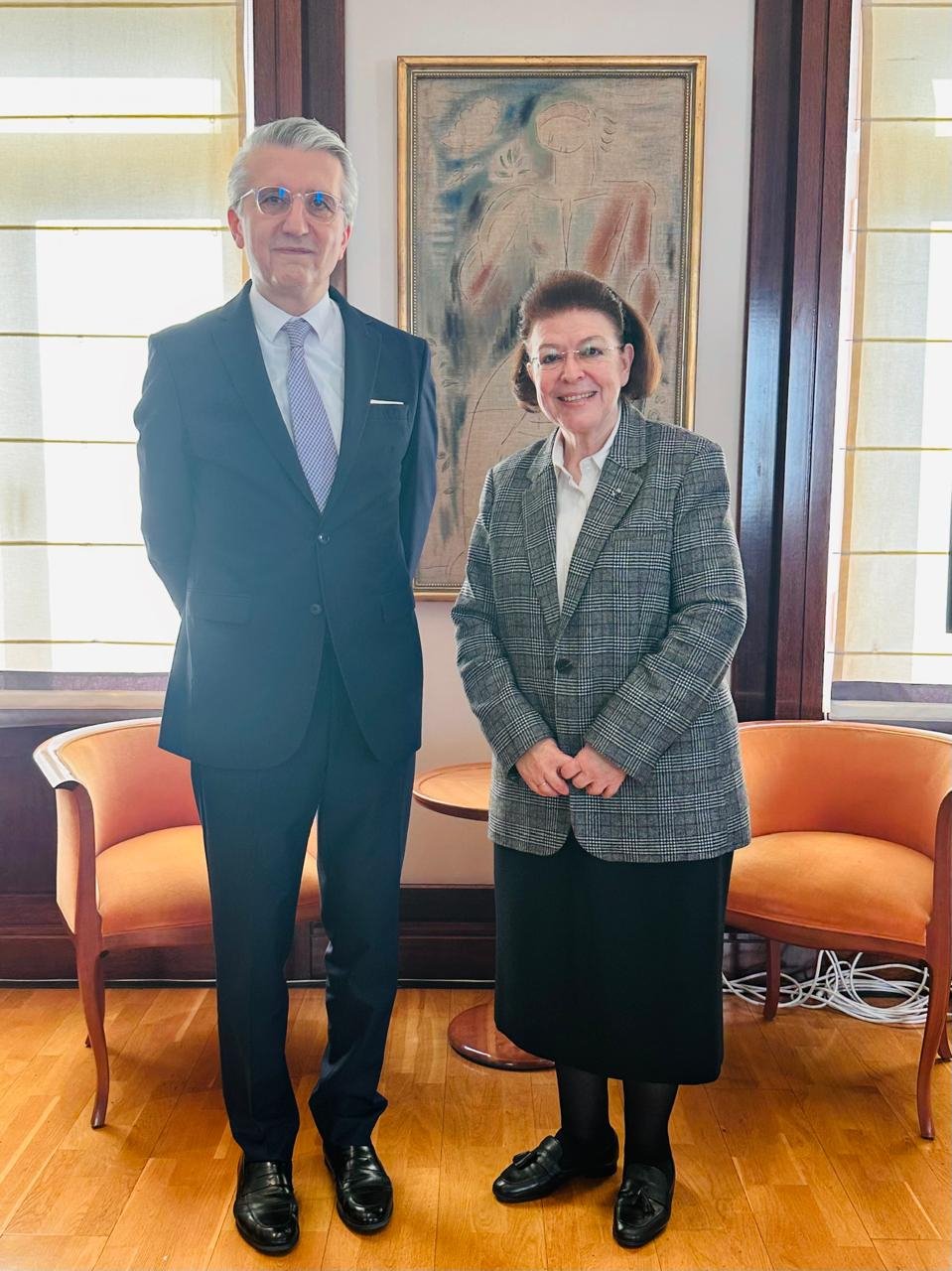 H υπουργός Πολιτισμού Λίνα Μενδώνη με τον πρέσβη της Τουρκίας Çağatay Erciyes