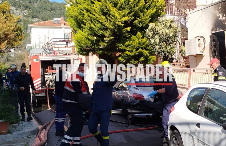  Συνεργεία λίγη ώρα μετά την έκρηξη στο Βόλο / Φωτογραφία: thenewspaper.gr  