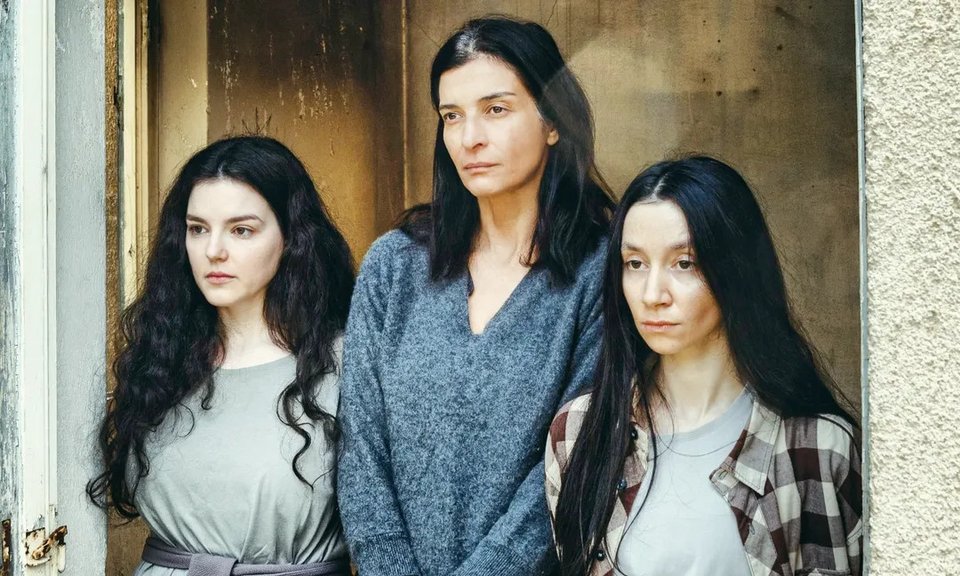 Η Αντιγόνη Κουλουκάκου στην παράσταση στην οποία συμμετέχει 