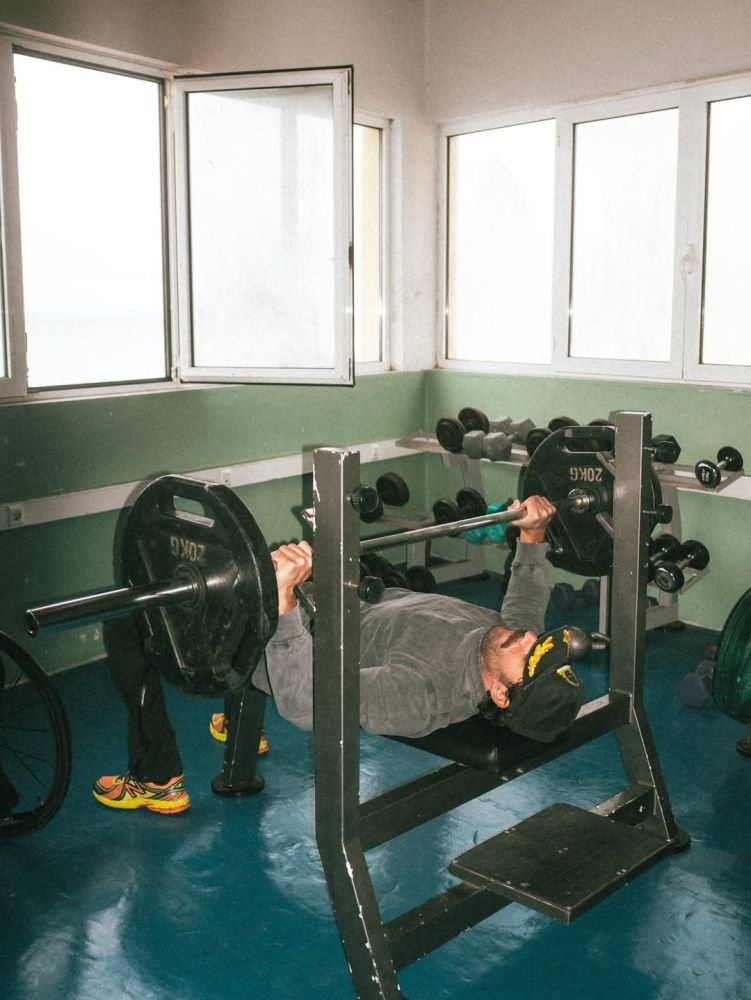 Καθημερινή σκληρή προπόνηση με τους προπονητές του