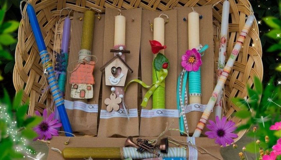 Λαμπάδες φτιαγμένες από τα παιδιά και τους γονείς της «Πόρτας Ανοιχτής»