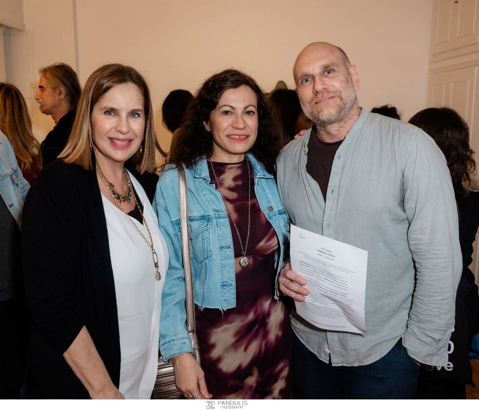 Η διευθύντρια της CITRONNE Gallery Τατιάνα Σπινάρη-Πολλάλη, η Νάνα Σαχίνη, ο Κωστής Βελώνης 