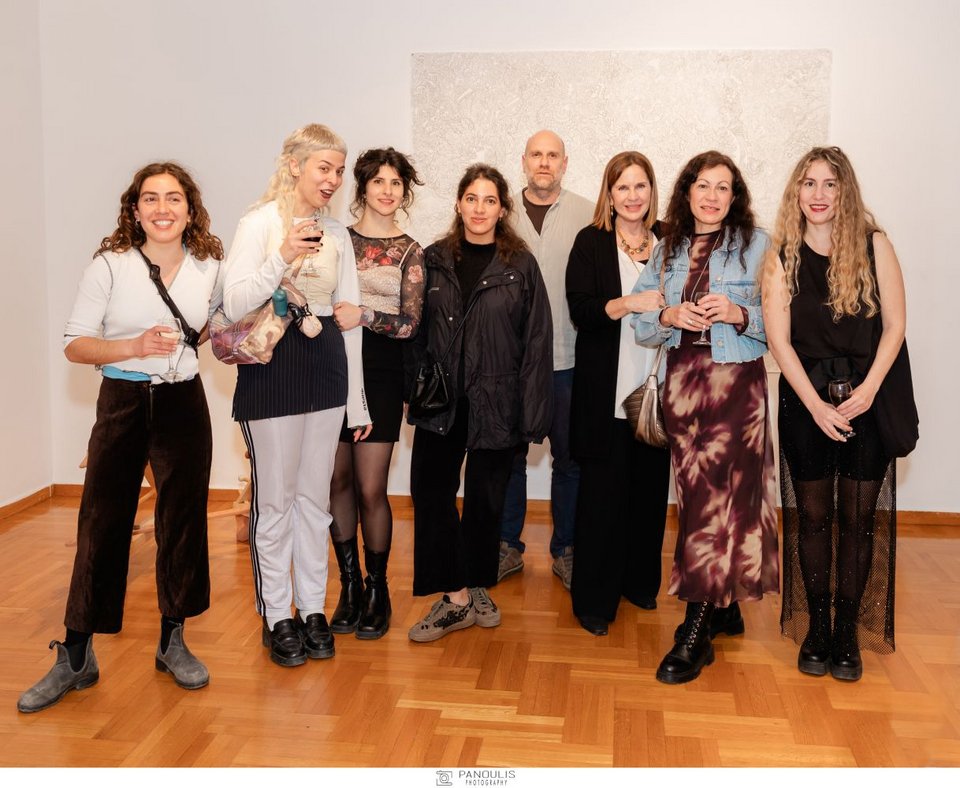 Αλίκη Παπαδημητρίου, Ευγενία Φραγκολιά, Χρυσή Παπαδάκη, Ευγενία Βερελή, Κωστής Βελώνης, η διευθύντρια της CITRONNE Gallery Τατιάνα Σπινάρη-Πολλάλη, Νάνα Σαχίνη, Ναταλία Παπαδοπούλου 
