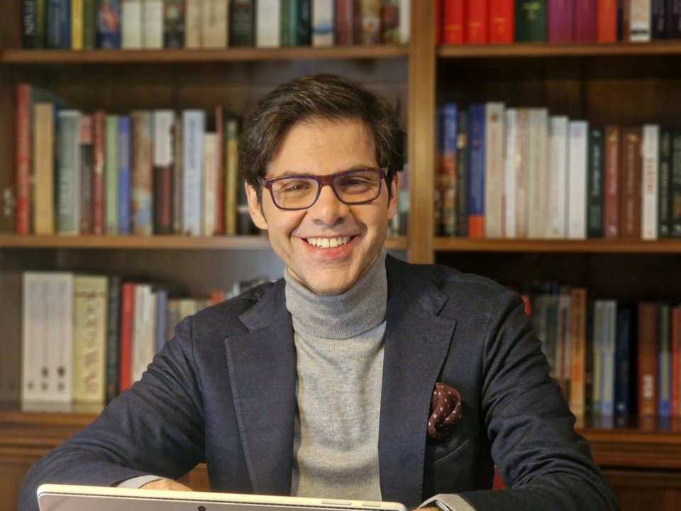 O διακεκριμένος Έλληνας καθηγητής Ψυχιατρικής και Ψυχοθεραπείας του Πανεπιστημίου Bicocca του Μιλάνο της Ιταλίας και επικεφαλής ερευνητής Ψυχιατρικής και Ψυχοθεραπείας στο ίδιο Πανεπιστήμιο, Αντώνης Ντακανάλης