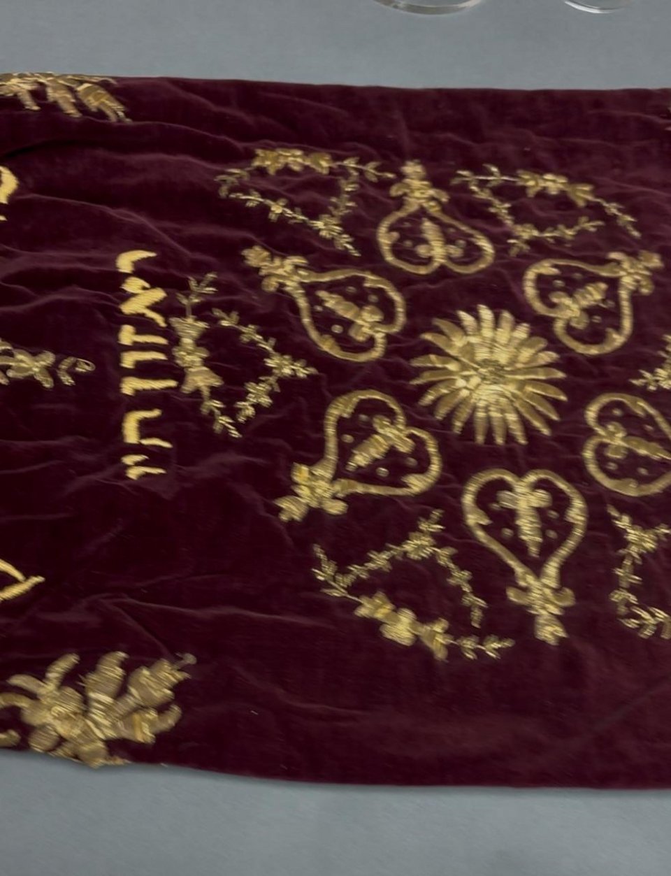 Από την ιστορική συλλογή των 91 ελληνικών εβραϊκών κειμηλίων που επαναπατρίζονται. /Φωτογραφία: ΥΠΠΟ