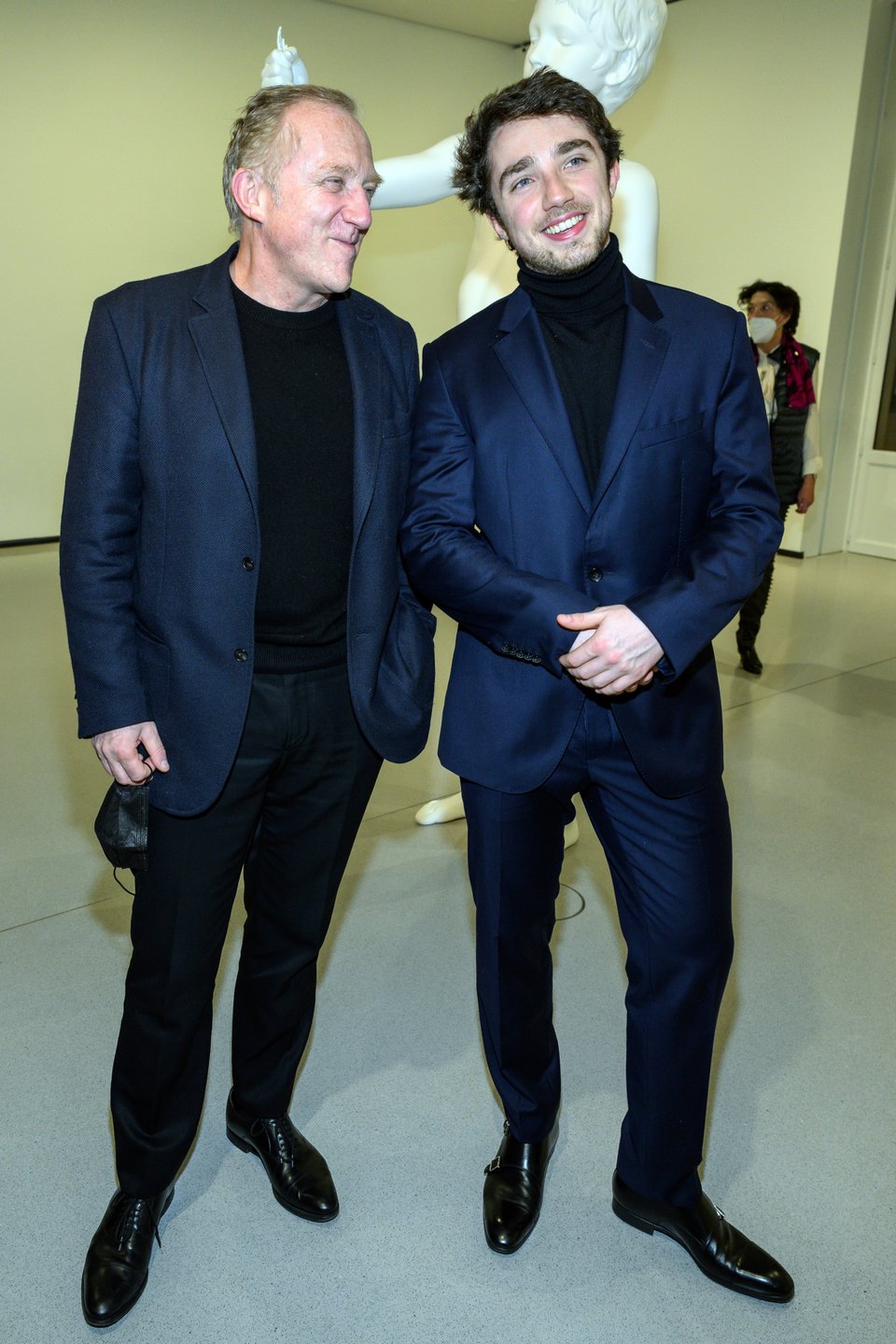 Ο Φρανσουά Ανρί Πινό με τον γιο του 