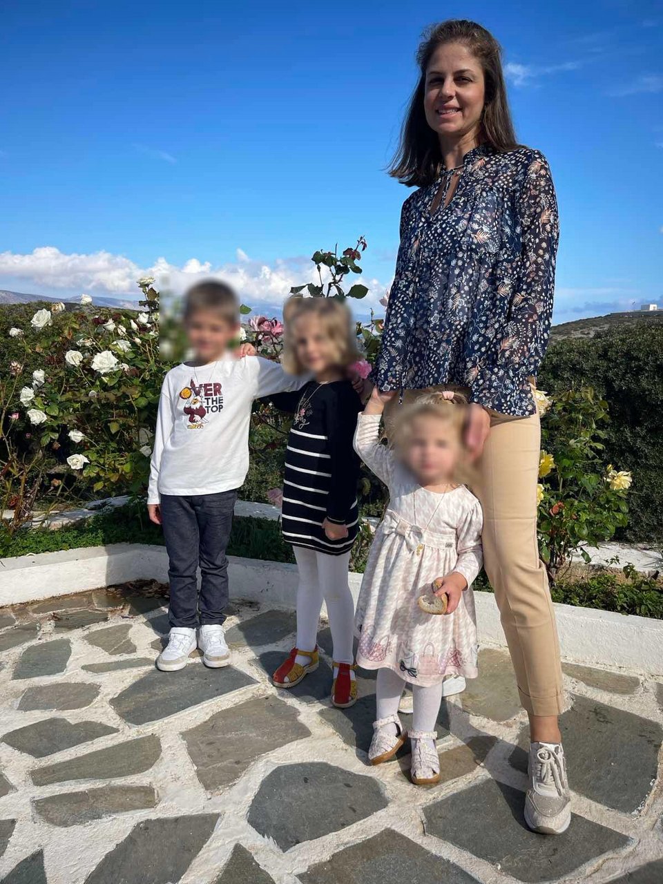 Η δασκάλα με τα τρία της παιδιά / ΑΠΕ-ΜΠΕ