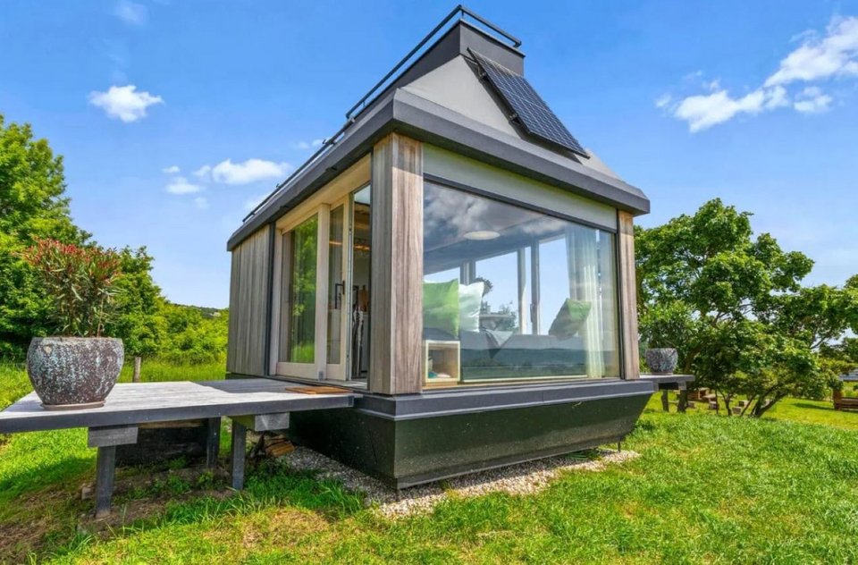 / Φωτογραφία: Καμπίνα Ντεβίν