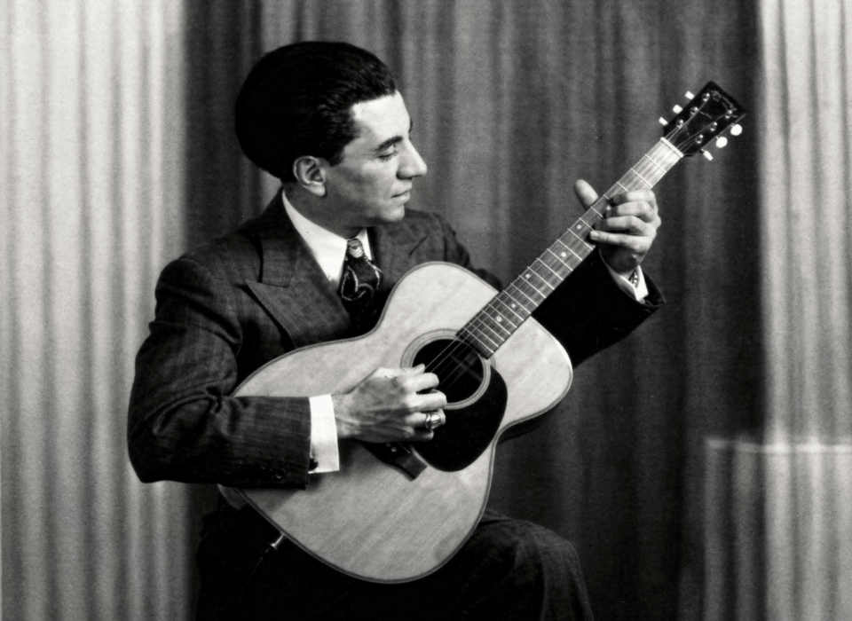 Το ντοκιμαντέρ  αφορά τη ζωή και το έργο μιας ξεχωριστής προσωπικότητας, του Ελληνοαμερικανού βιρτουόζου της λαϊκής κιθάρας και του ρεμπέτικου Γιώργου Κατσαρού. Η συναρπαστική ιστορία του, όπως την αφηγείται ο ίδιος στην ταινία χάρη στην καταγραφή του Παναγιώτη Κουνάδη, είναι η ιστορία των Ελλήνων λαϊκών μουσικών της Αμερικής από τις αρχές του 20ού αιώνα μέχρι τις μέρες μας.