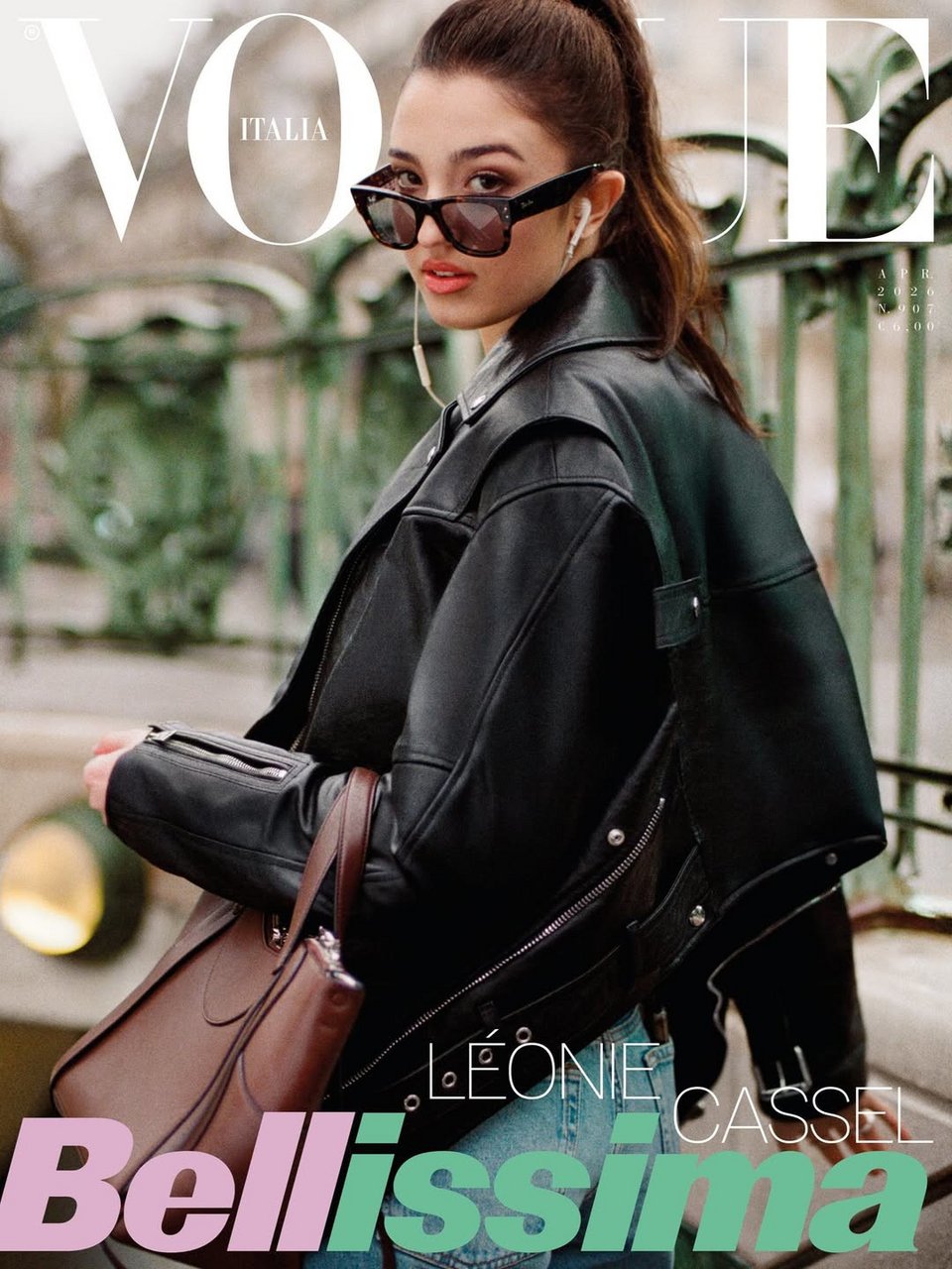 Η Λεονί Κασέλ στο εξώφυλλο της ιταλικής Vogue