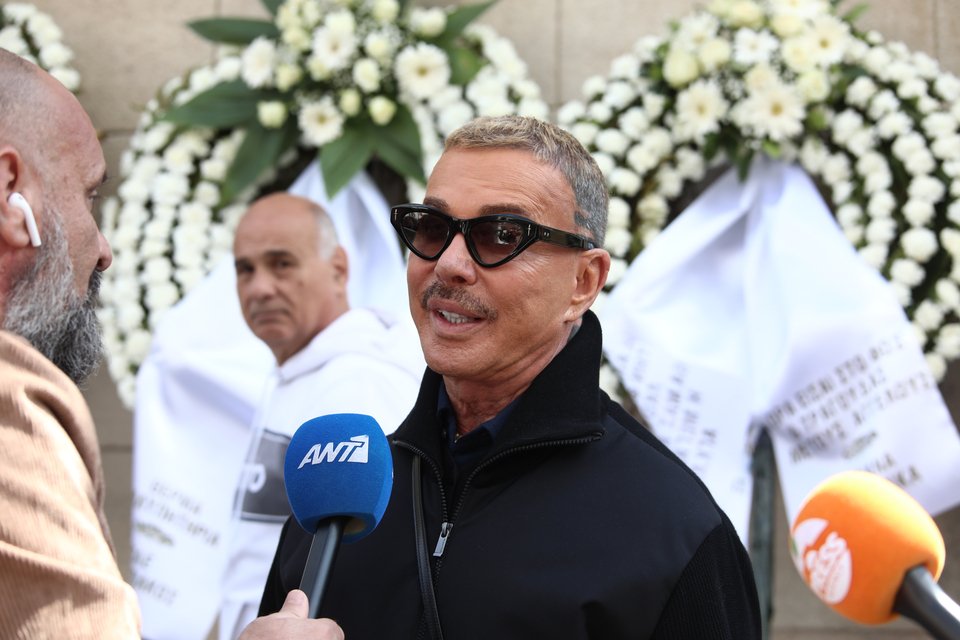 Λάκης Γαβαλάς