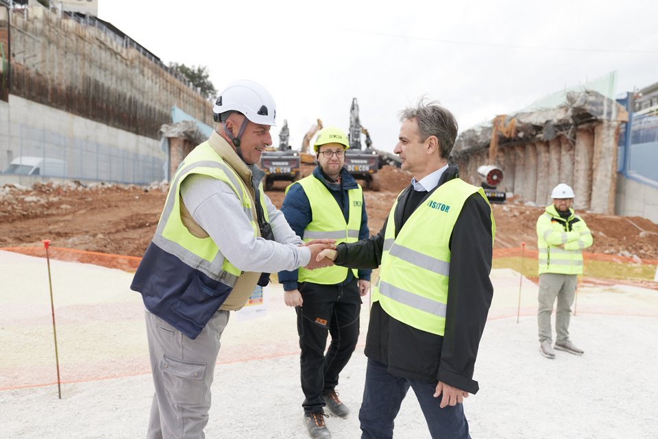 Επίσκεψη του πρωθυπουργού, Κυριάκου Μητσοτάκη, στο εργοτάξιο του Flyover στη Θεσσαλονίκη (Eurokinissi)