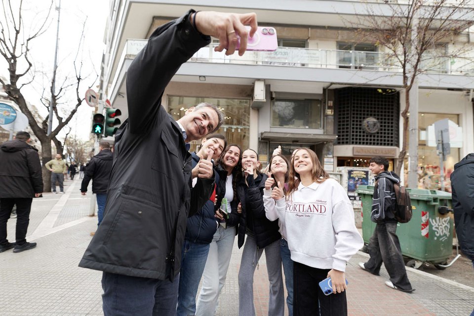 Επίσκεψη Μητσοτάκη στο εργοτάξιο του 5ου Δημοτικού Σχολείου Αμπελοκήπων Θεσσαλονίκης (EUROKINISSI)