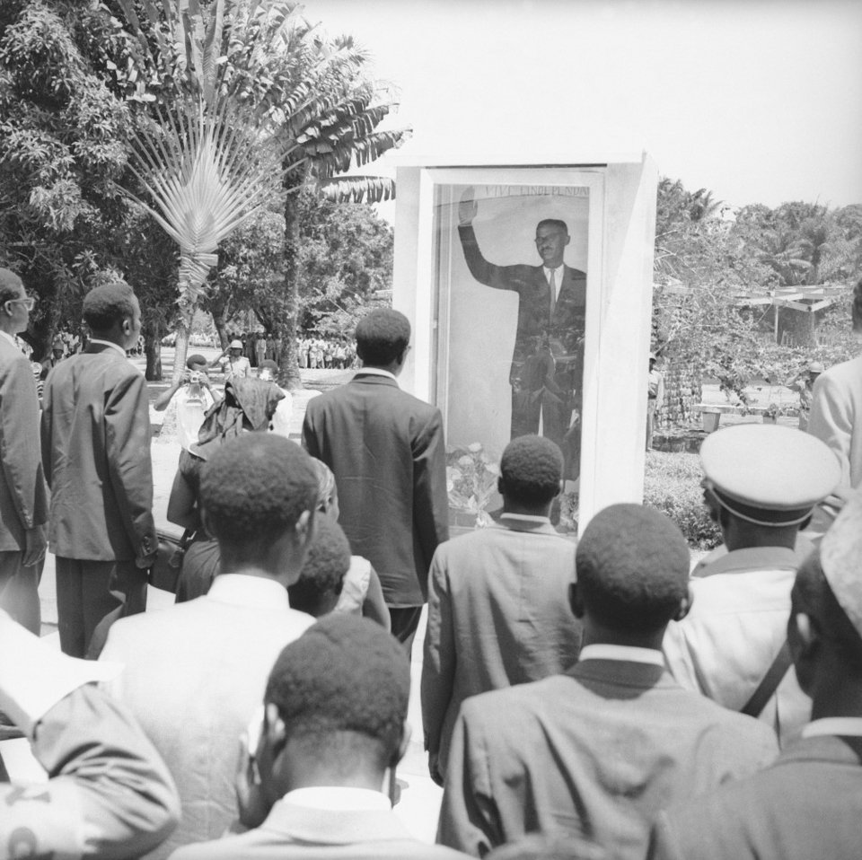 Μνημείο για τον δολοφονημένο πρώην πρωθυπουργό του Κονγκό που ανεγέρθηκε στο ίδιο σημείο όπου κάποτε βρισκόταν μια προτομή του πρώην βασιλιά Λεοπόλδου του Βελγίου, Stanleyville, 1961 /Φωτογραφία: AP