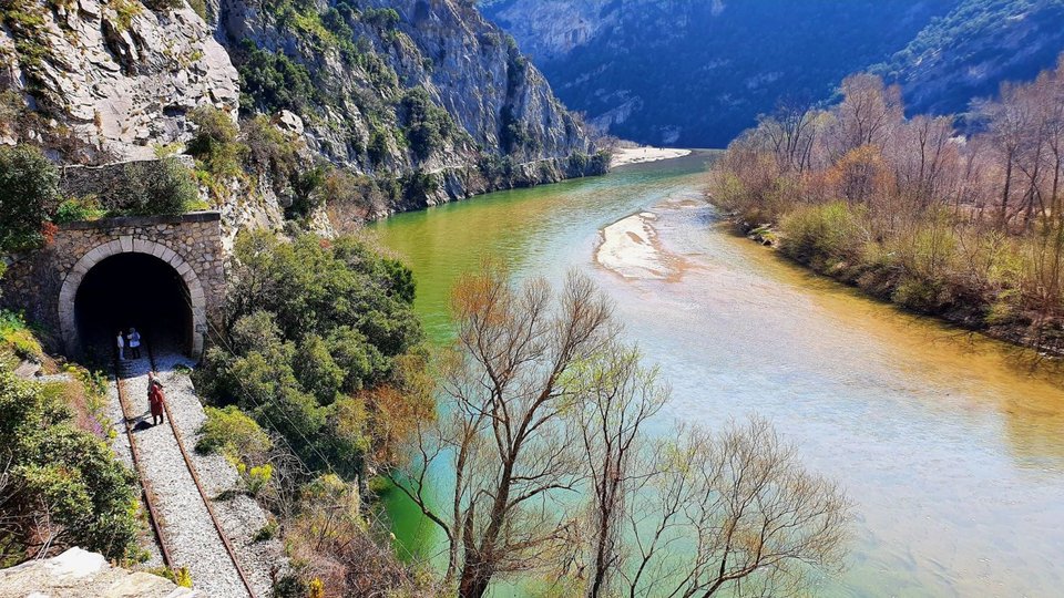 Άνοιξη στα Στενά του Νέστου και στην ξεχασμένη πόλη δίπλα στο ποτάμι