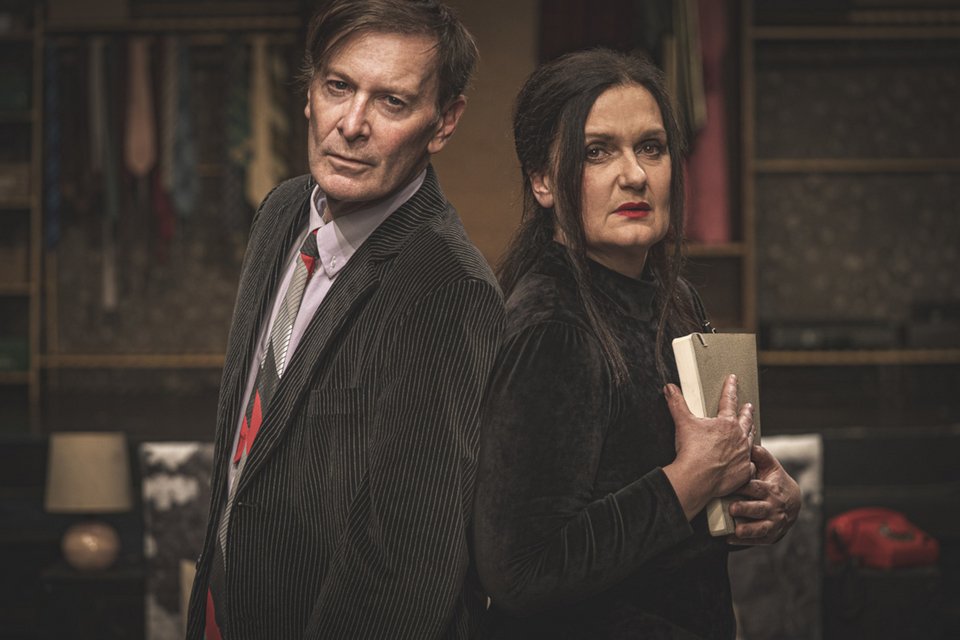 Ζαν Ζακ: Νίκος Νίκας Σούζαν: Ελένη Κούστα