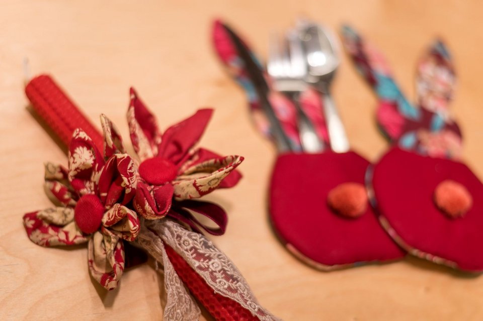 Το πωλητήριο του Εθνικού Θεάτρου καλεί το κοινό να ανακαλύψει μοναδικές δημιουργίες, χειροποίητες λαμπάδες και πρωτότυπα δώρα