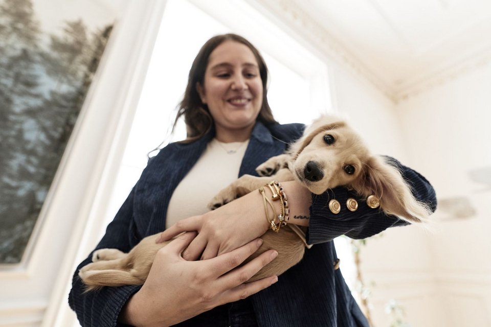 Συνάντηση στο Μαξίμου με επαναπατρισθέντα κατοικίδια και τους ιδιoκτήτες τους από τη Μέση Ανατολή