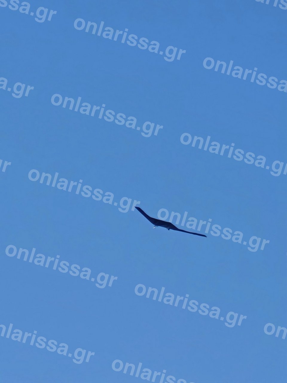  Στελθ αμερικανικό βομβαρδιστικό στον ουρανό της Λάρισας / Φωτογραφία: onlarissa.gr 