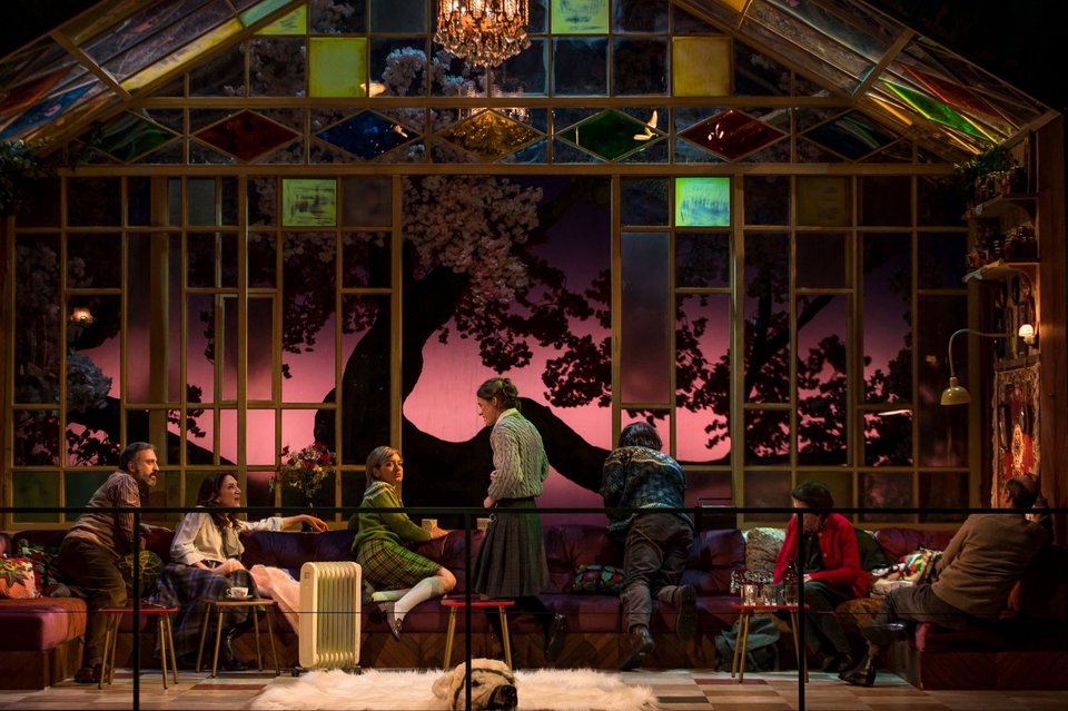 Γιώργος Ζιάκας, Γιάννης Κλίνης, Σοφία Κόκκαλη, Έκτορας Λυγίζος, Υβόννη Μαλτέζου, Μαρία Μοσχούρη, Αμαλία Μουτούση, Ράνια Οικονομίδου, Γιάννης Παπαδόπουλος, Κατερίνα Πατσιάνη, Φοίβος Συμεωνίδης   *Σε διπλή διανομή