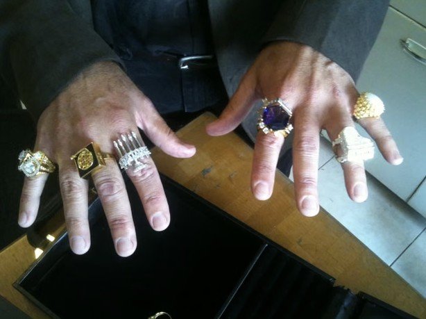 Ο Φίλιπ Φόρτενμπερι δάνεισε τα χέρια του για την ταινία Behind the Candelabra