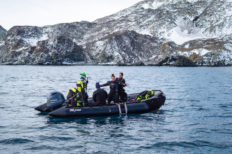 Η Διονυσία Ρηγάτου επιμελείται την στολή της Ελένης Κυτίνου