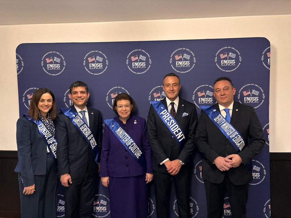 Η Λίνα Μενδώνη με τον Υφυπουργό Κ.Βλάση, τον Γενικό Πρόξενο και την Πρόξενο Ε.Κουμπαράκη και Γ.Τασιοπούλου και τον Γ.Ρεβελιώτη