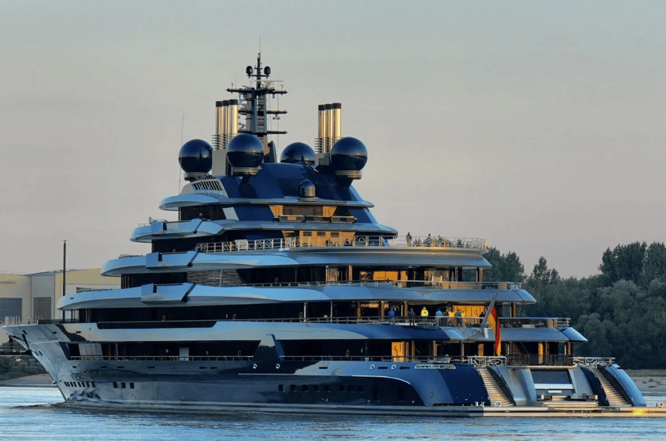 Η θαλαμηγος του Ουκρανού Αχμέτοφ 