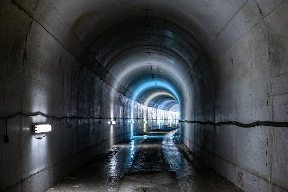 Σήραγγα διέλευσης αγωγών του Κέντρου Επεξεργασίας Λυμάτων Ραφήνας - Πικερμίου - Σπάτων - Αρτέμιδας, Πηγή: Αρχείο ΕΥΔΑΠ 