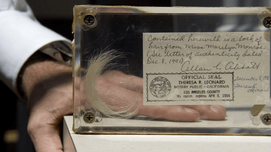 Παρά την αξία και τη σπανιότητα των αντικειμένων, η συλλογή εξακολουθεί να προκαλεί αντιδράσεις. Ο ίδιος ο Reznikoff αντιμετωπίζει συχνά την κατηγορία ότι η ενασχόλησή του είναι «παράξενη» / INSTAGRAM