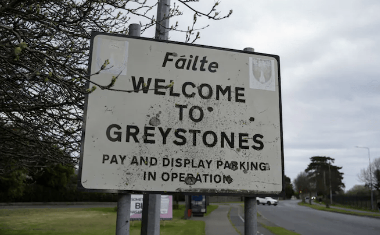Το Greystones [Γκρέιστοουνς], με πληθυσμό περίπου 22.000 κατοίκους, έχει γίνει σημείο αναφοράς για μια πρωτοβουλία που επιδιώκει να καθυστερήσει την είσοδο των παιδιών στον ψηφιακό κόσμο και ειδικότερα στα social media / ΑΡ