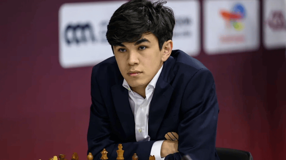 Ο Τζαβοκχίρ Σιντάροφ, γκραν μετρ από το Ουζμπεκιστάν, βρίσκεται τις τελευταίες εβδομάδες στο επίκεντρο της διεθνούς σκακιστικής σκηνής, καταγράφοντας μία από τις πιο εντυπωσιακές πορείες στην ιστορία του λεγόμενου Τουρνουά Υποψηφίων / FACEBOOK