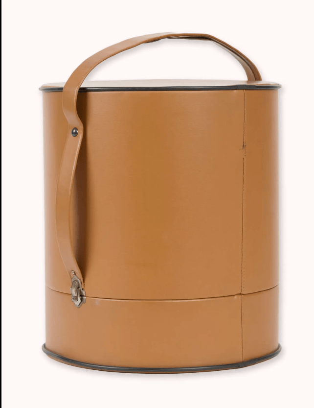 Το ενδιαφέρον των συλλεκτών και των θαυμαστών είναι έντονο ήδη από τις πρώτες ημέρες, με αρκετά αντικείμενα να ξεπερνούν τις αρχικές εκτιμήσεις τιμών / JULIEN'S AUCTIONS 