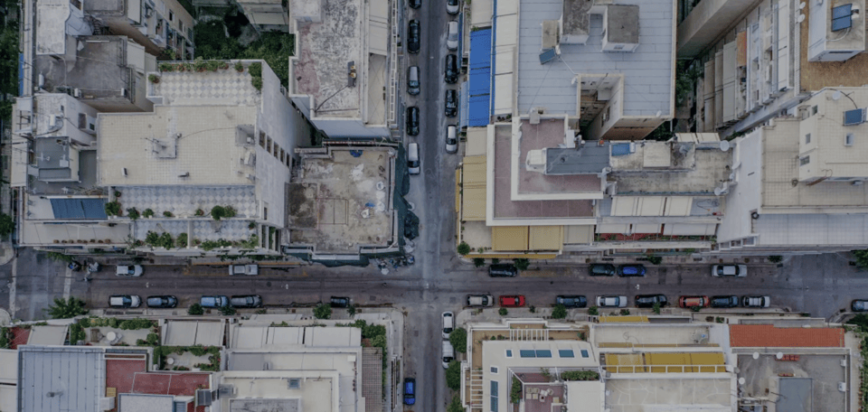 Η συνολική εικόνα δείχνει ότι η Αθήνα είναι ένα τοπωνυμικό παλίμψηστο. Τα ονόματα των συνοικιών δεν είναι απλώς δείκτες τοποθεσίας αλλά συμπυκνωμένες μορφές ιστορίας / ΙΝΤΙΜΕ 