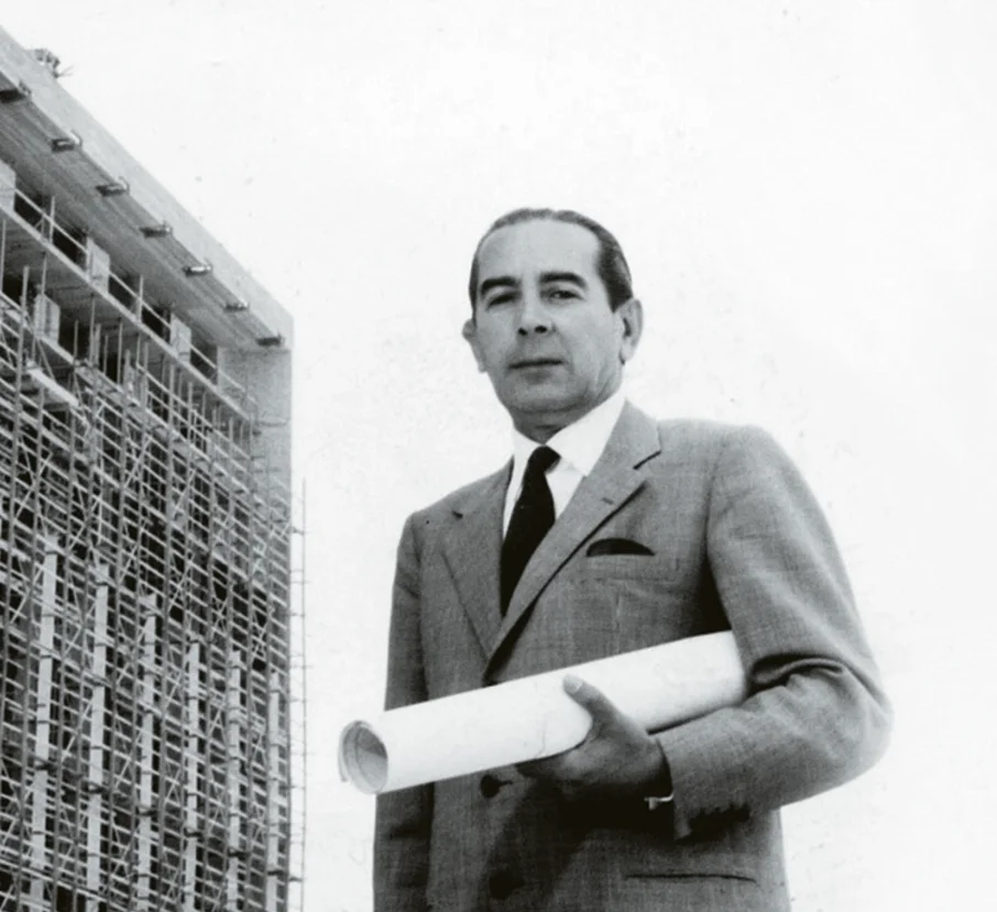 Εμμανουήλ Βουρέκας / HILTON ATHENS ARCHIVES 