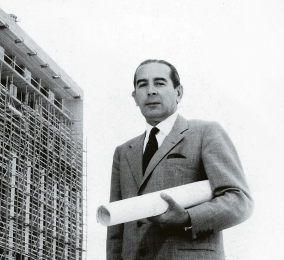 Εμμανουήλ Βουρέκας / HILTON ATHENS ARCHIVES 