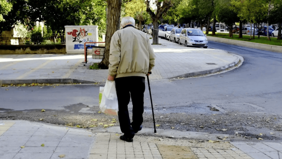Η Ευρώπη εισέρχεται σε μια περίοδο βαθιάς δημογραφικής αναδιάρθρωσης, με τις τελευταίες προβλέψεις να αποτυπώνουν μια εικόνα σταδιακής αλλά εκτεταμένης συρρίκνωσης του πληθυσμού της Ευρωπαϊκής Ένωσης μέχρι το τέλος του αιώνα / EUROKINISSI